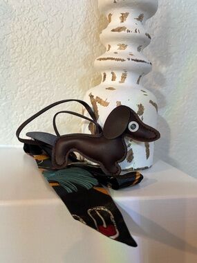 🐾 Dachshund Bag Charm With Twilly Scarf – Whimsical Statement Piece ✨